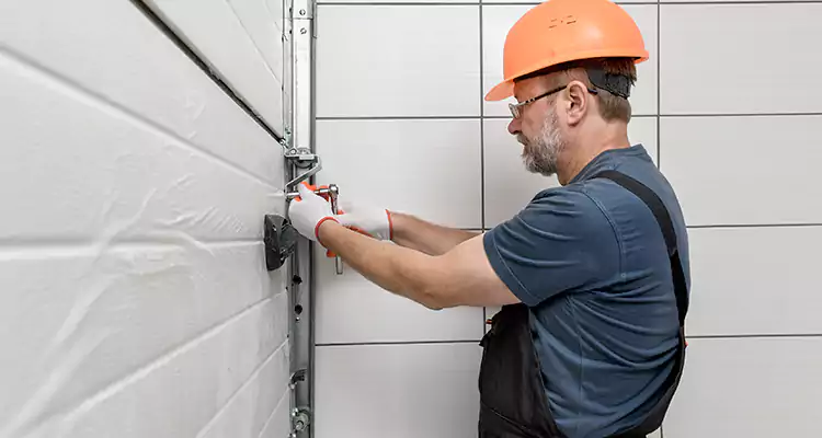 Emergency Garage Door Repair in St. Cloud, FL