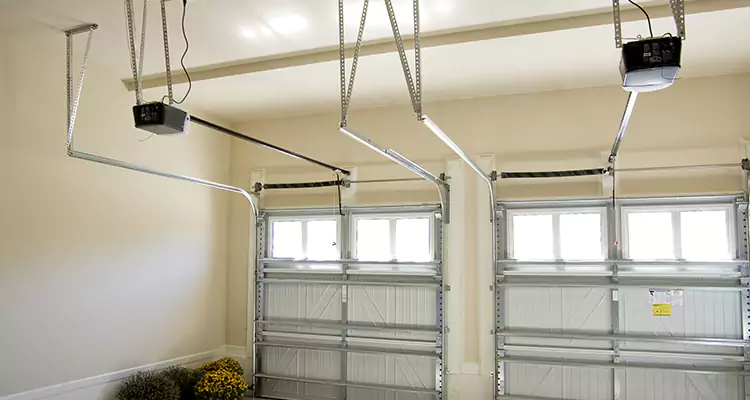 Residential Emergency Garage Door Repair in St. Cloud, FL