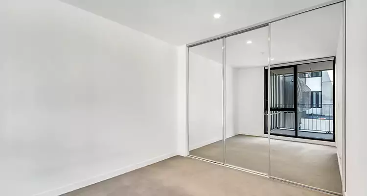 Why Homeowners Choose Us for Sliding Mirror Door Replacement in St. Cloud, FL